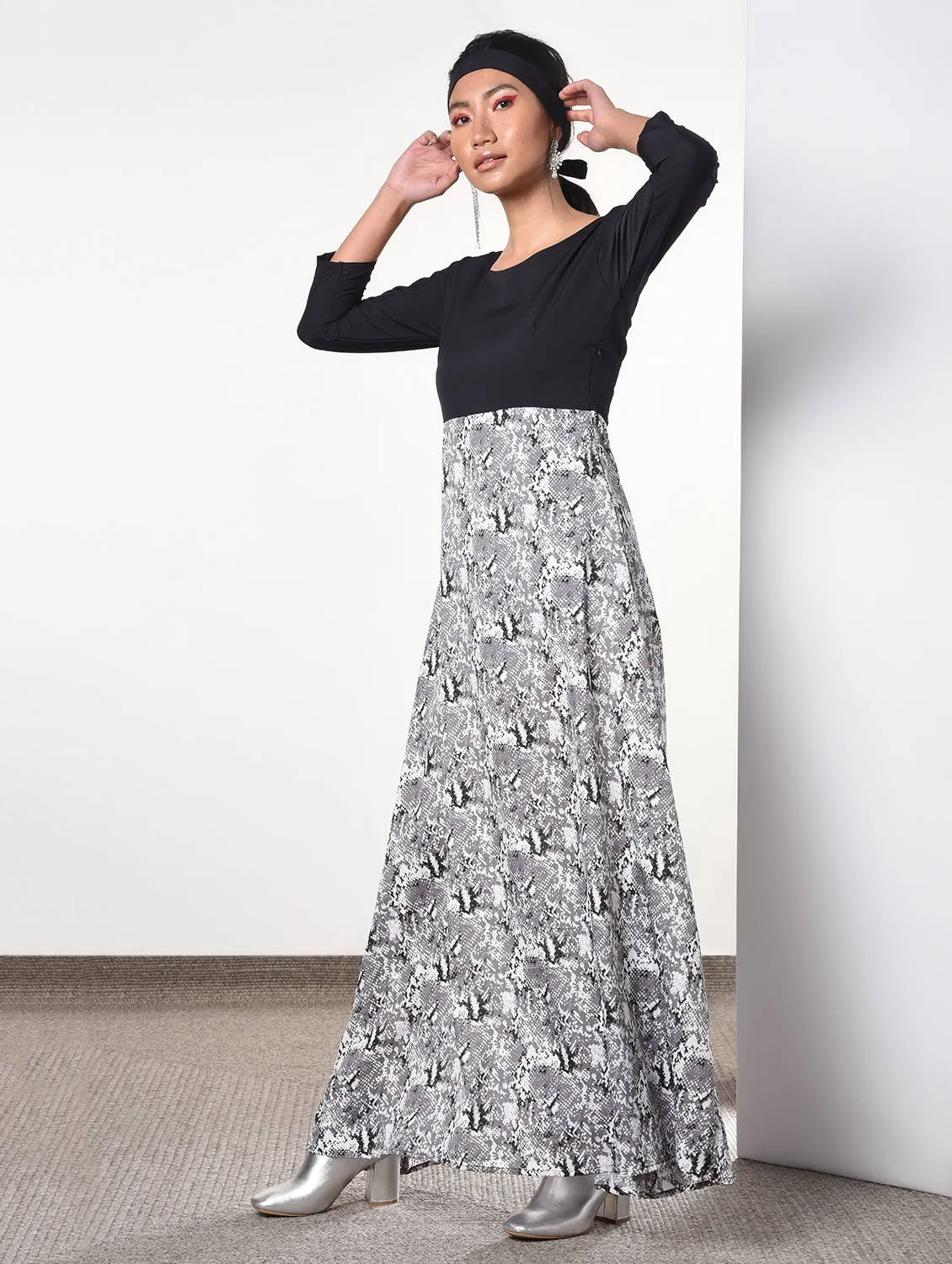 Round neck snake print maxi dress