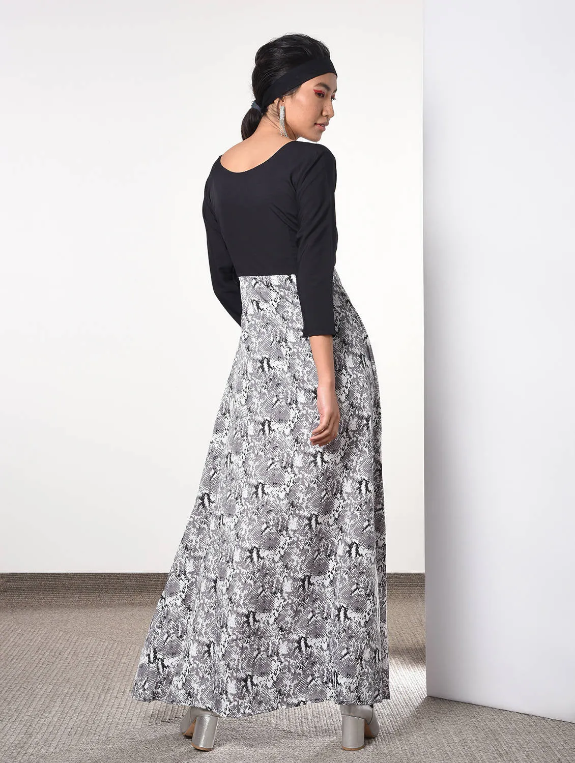 Round neck snake print maxi dress
