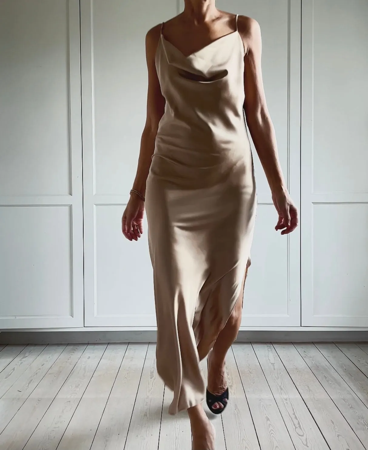 SLIP DRESS - CHAMPAGNE