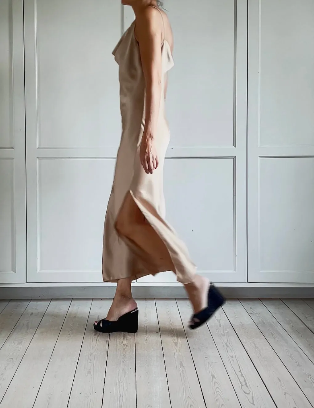 SLIP DRESS - CHAMPAGNE